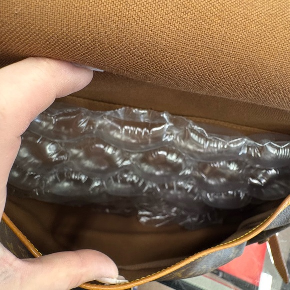 Louis Vuitton Brown Tan Messenger Bag with Adjustable Strap - Picture 3 of 4